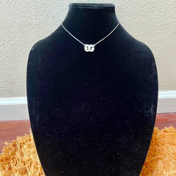 New ✨GIVENCHY “G” Crystal NECKLACE - Picture 3 of 8